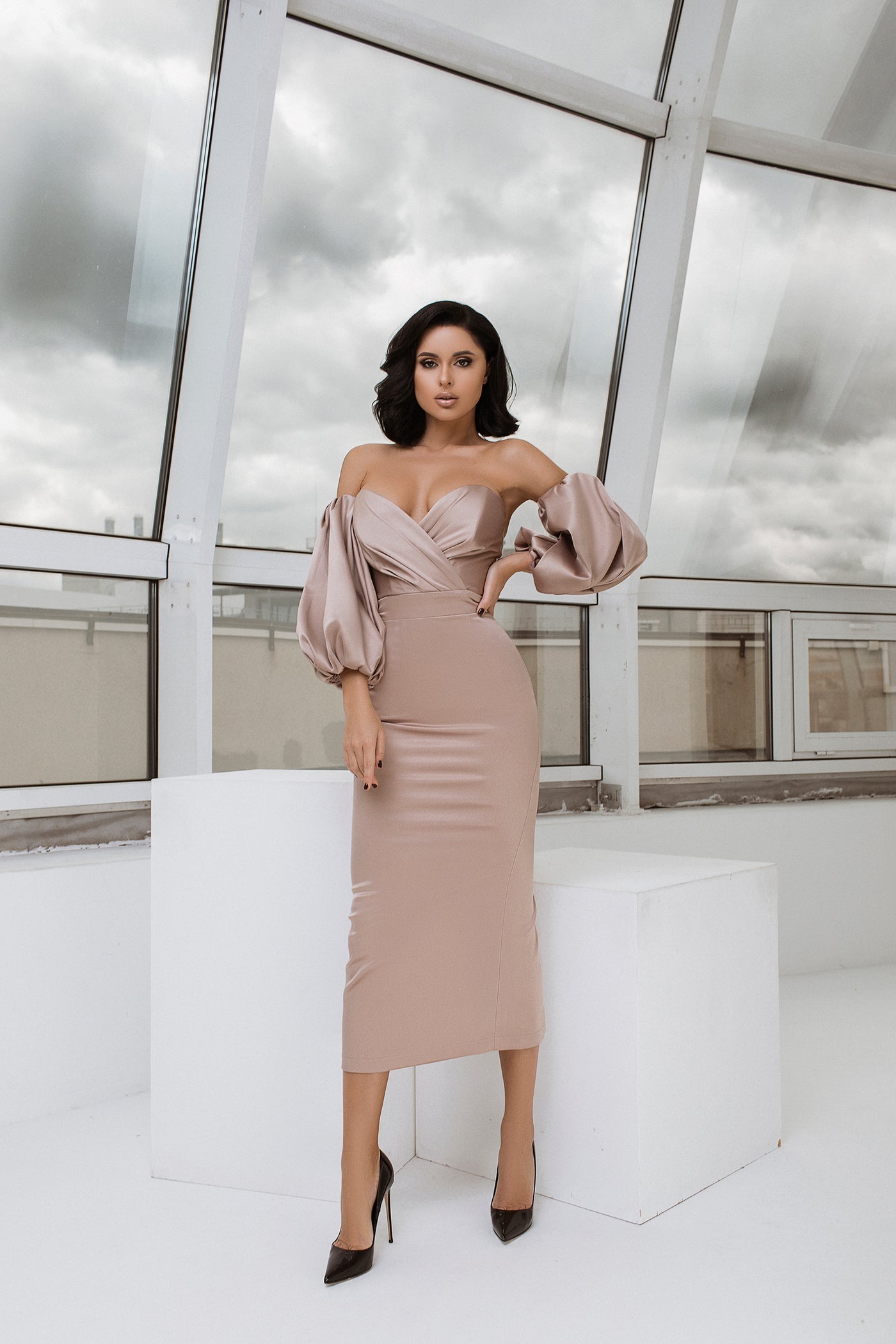 Beige Puffed Sleeve Midi Dress (Article C292)