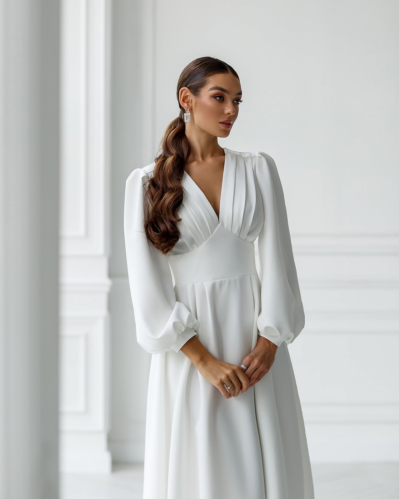 White V-NECK PUFF-SLEEVE MIDI DRESS (ARTICLE 352)