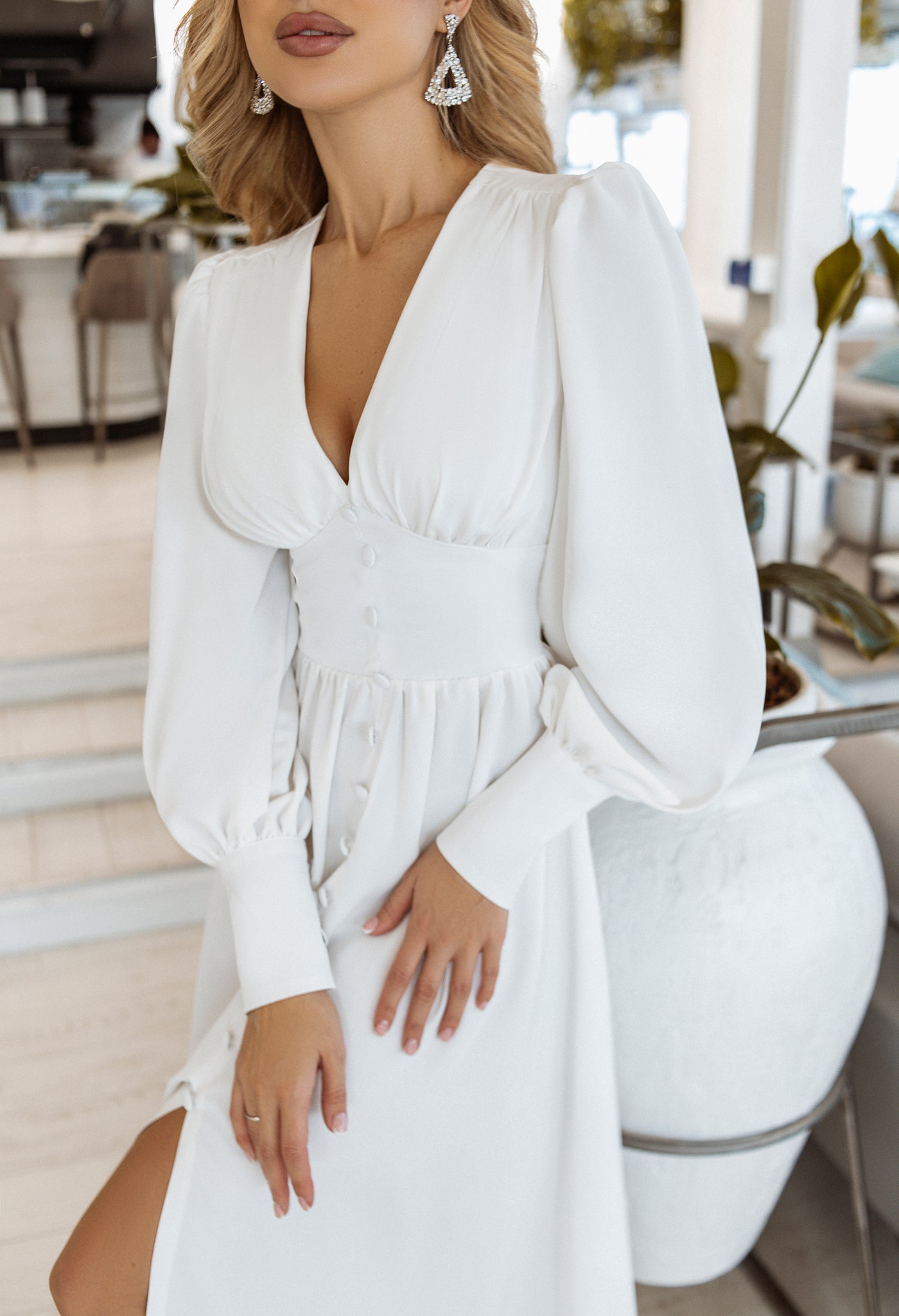 White V-neck Buttoned Puff-Sleeve Midi Dress (article C392)