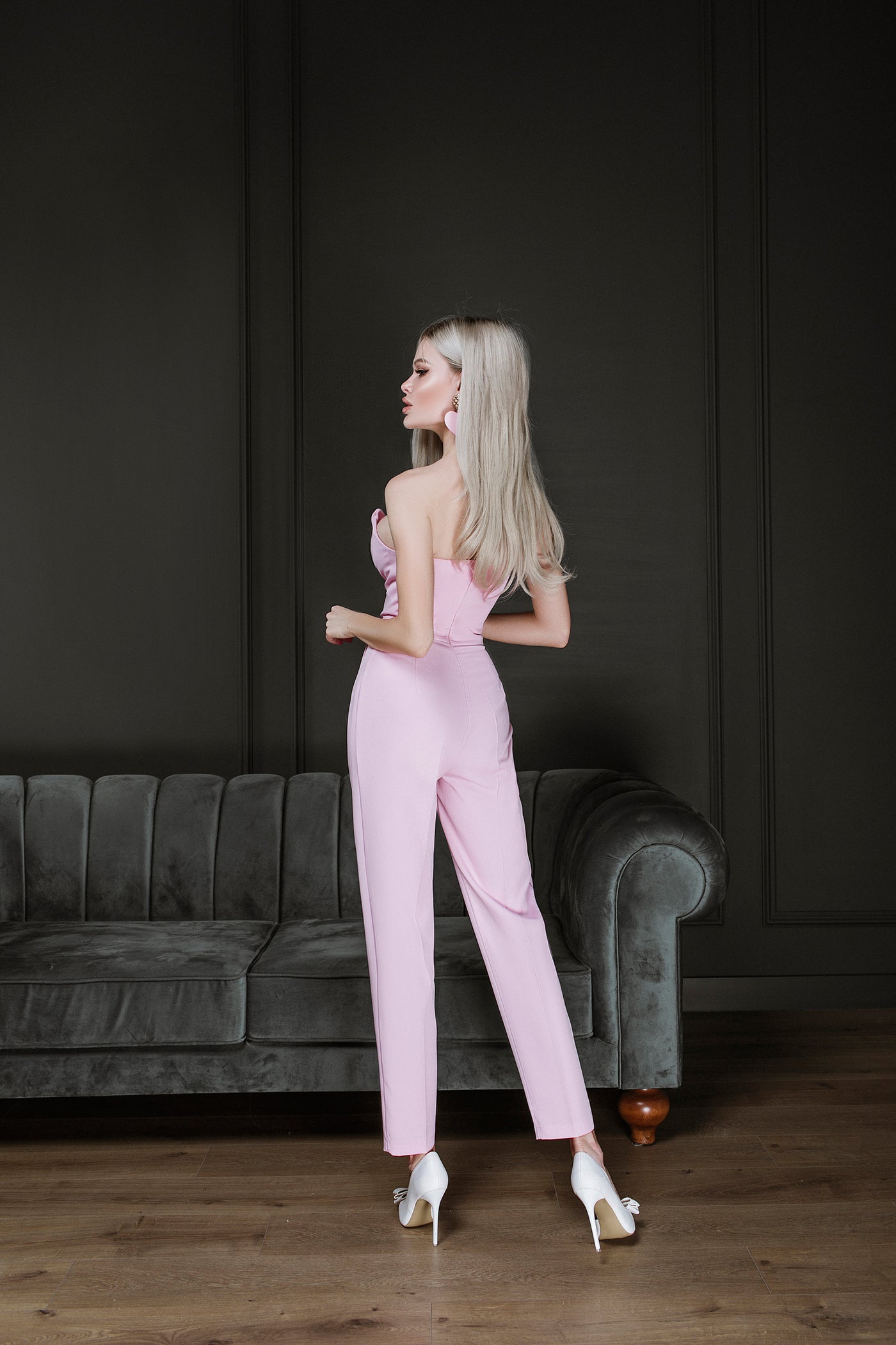 Pink V-neck Sleeveless Jumpsuit (article C337)