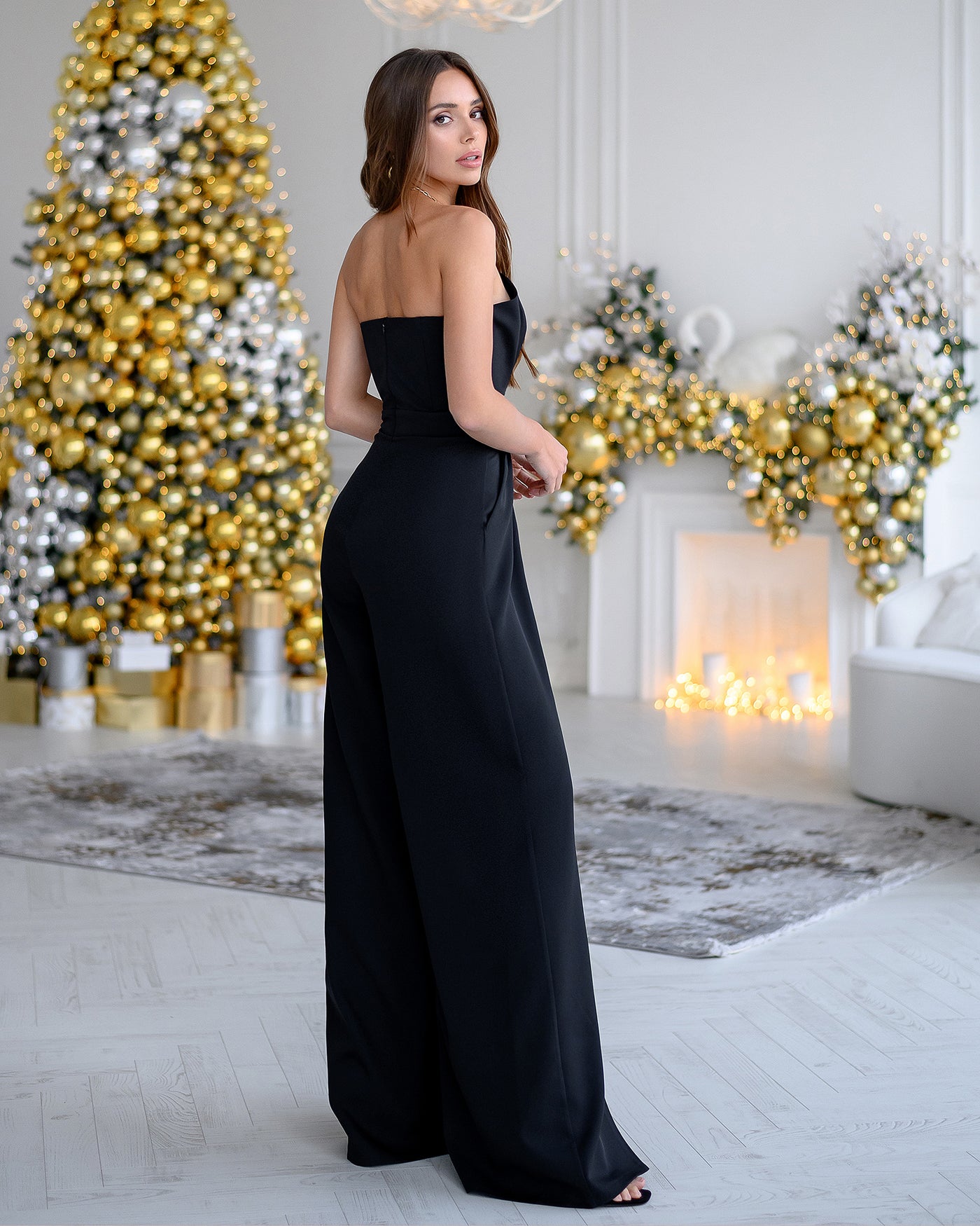 Black Strapless V-Neck Jumpsuit (article 323)