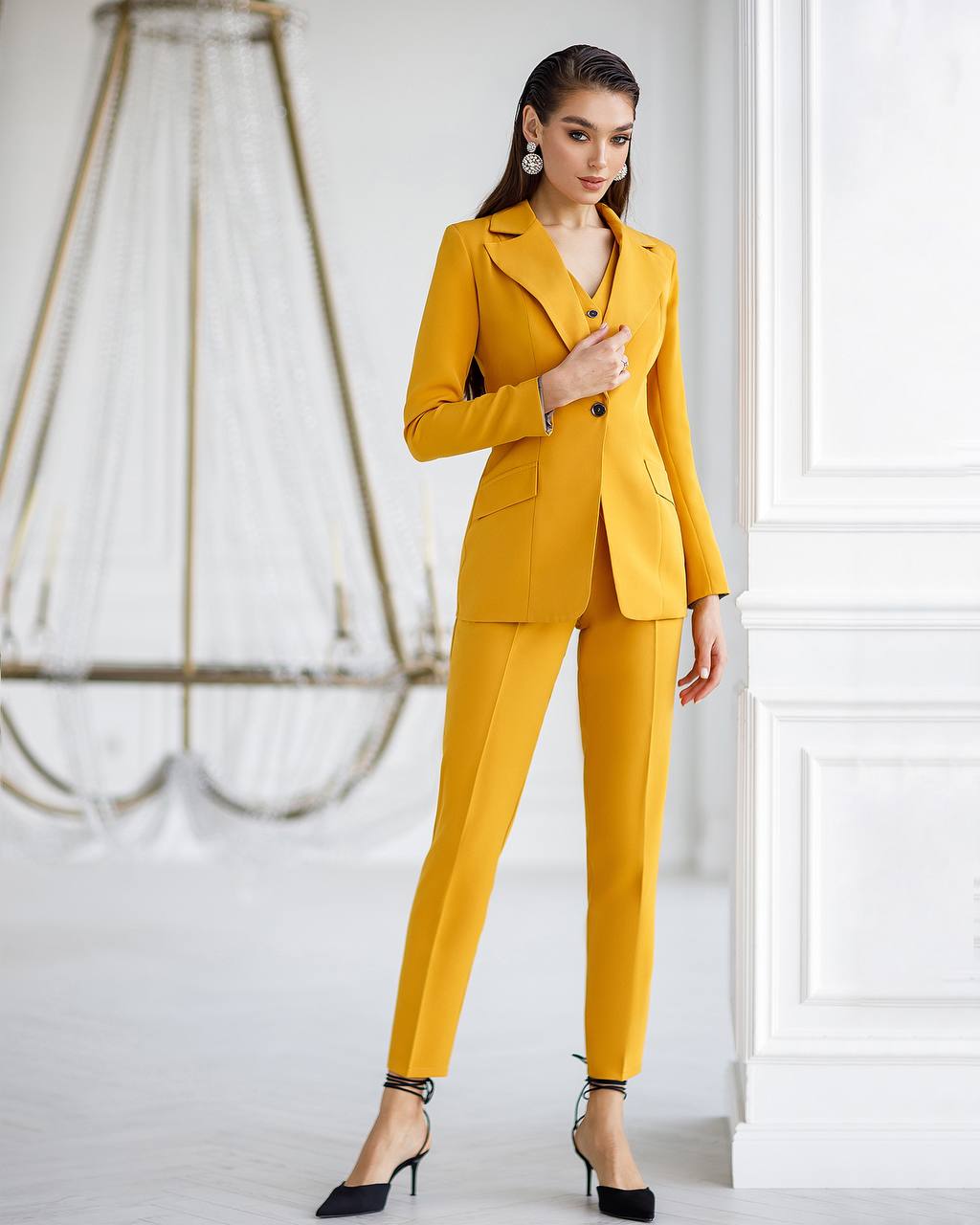 Mustard Office Slim-Fit 3-Piece Suit (article 033)