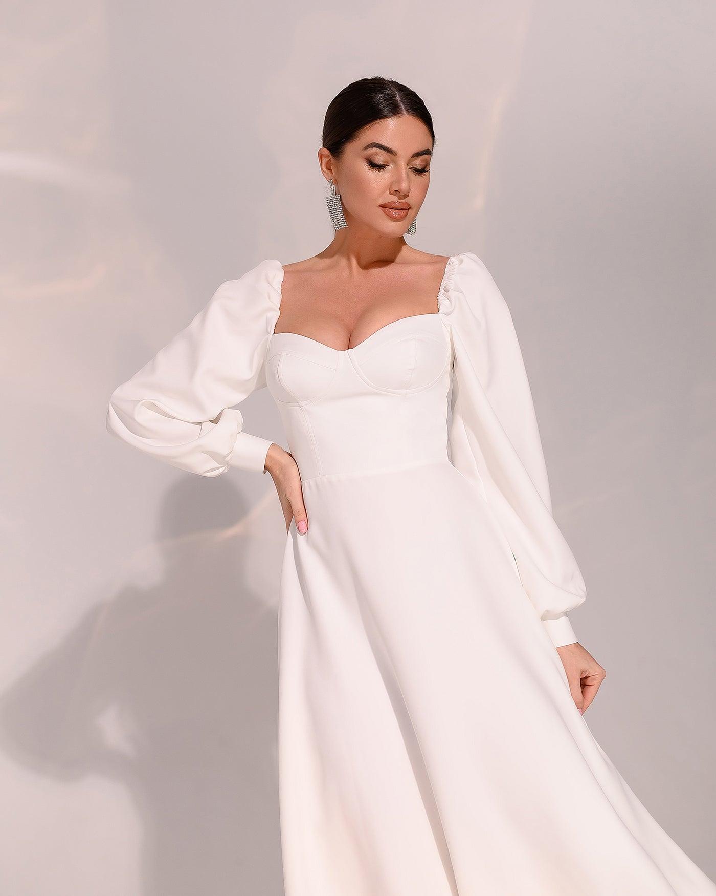 White PUFF-SLEEVE MIDI DRESS (ARTICLE 401)