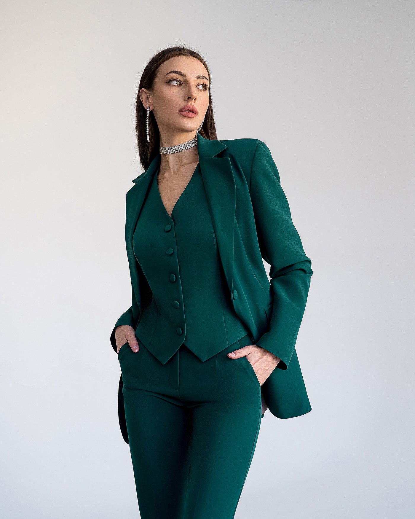 Emerald REGULAR-FIT 3-PIECE SUIT (ARTICLE 402)