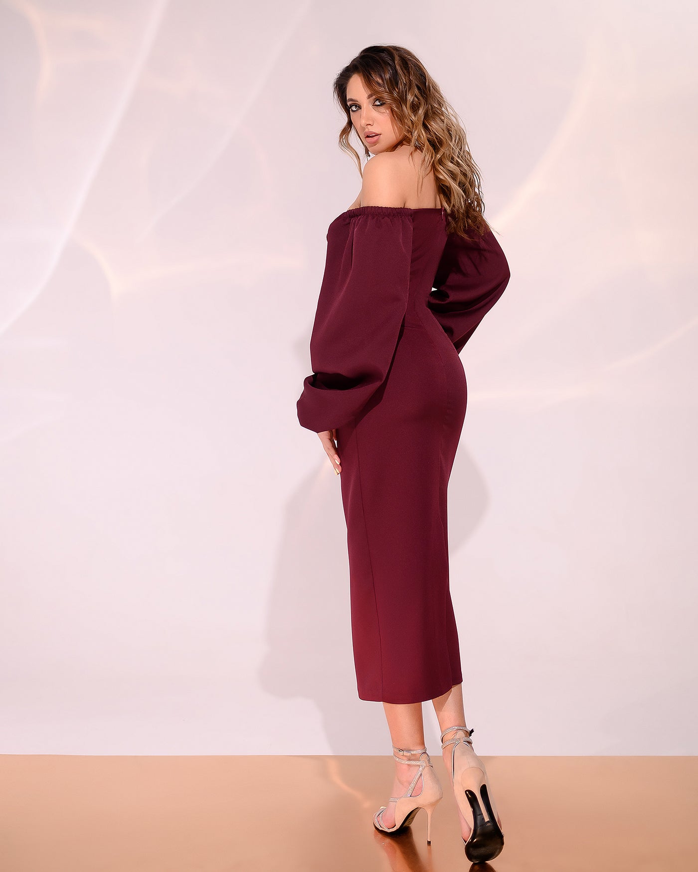 Bordeaux Puff-Sleeve Midi Dress (article 256)