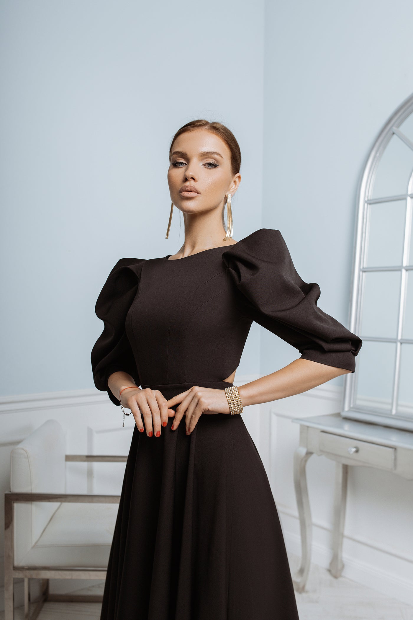 Black Backless Puff-Sleeve Midi Dress (article C383)