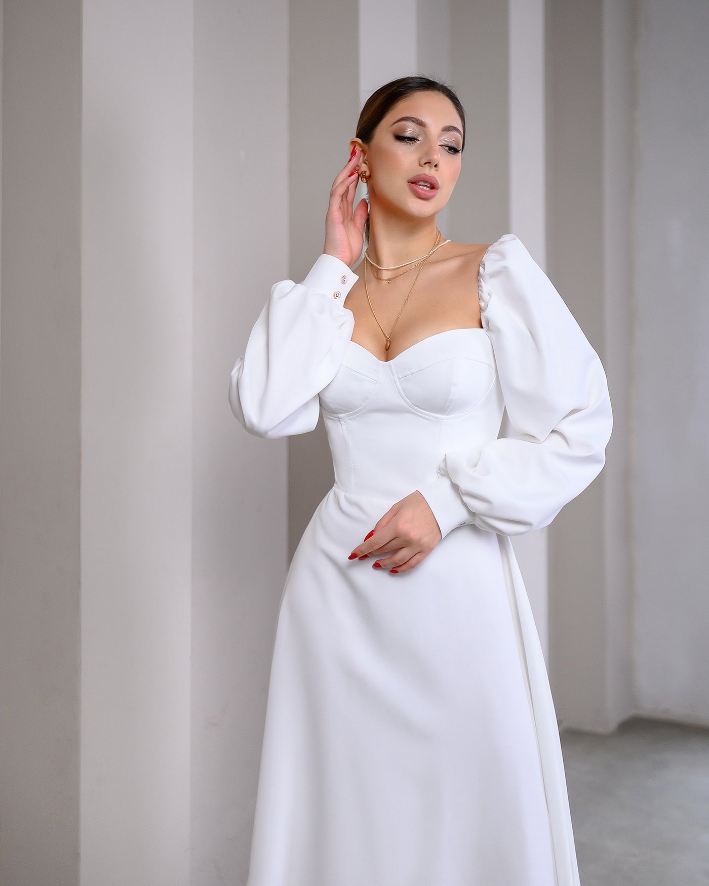 White PUFF-SLEEVE MIDI DRESS (ARTICLE 401)