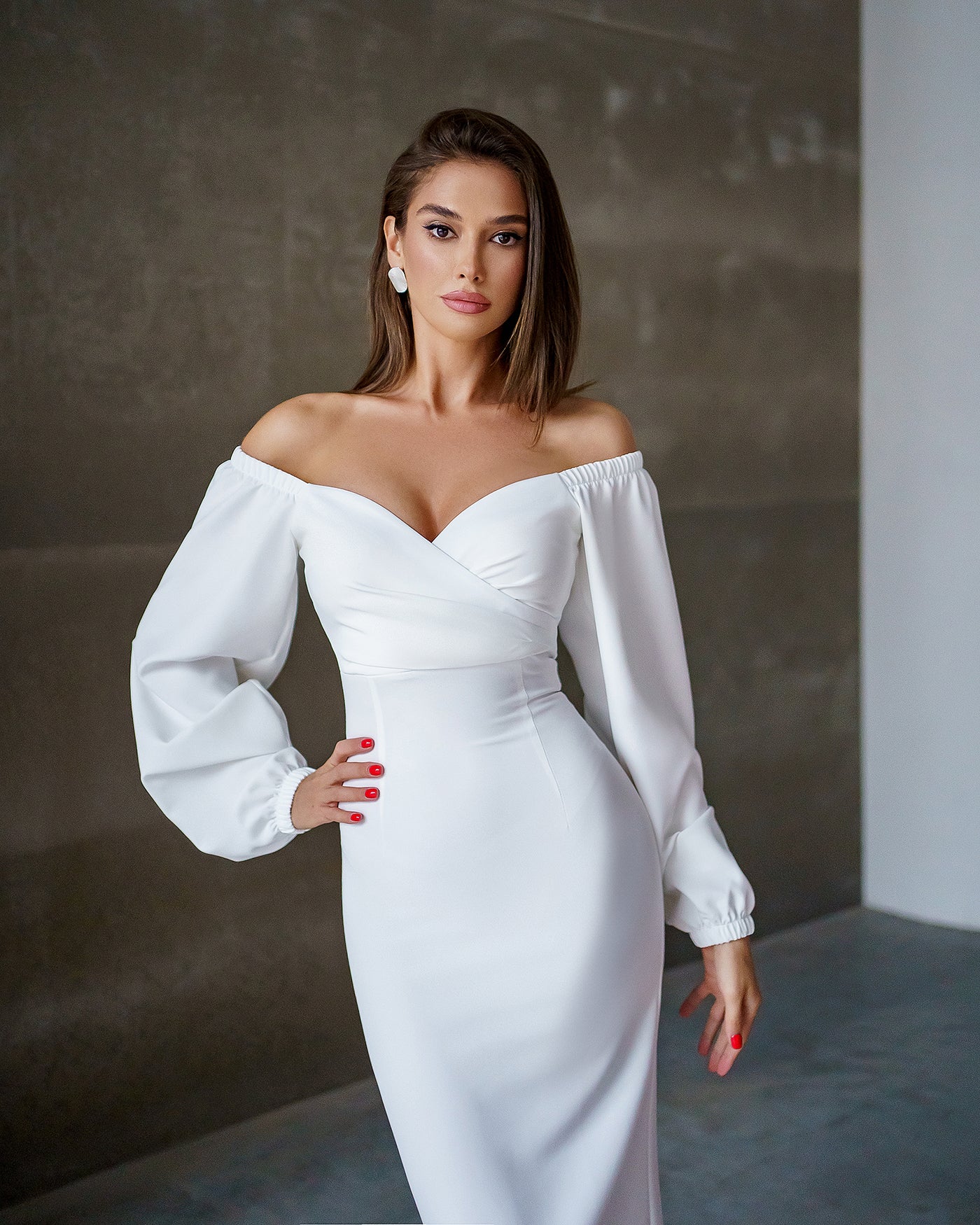 White Puff-Sleeve Midi Dress (article 256)