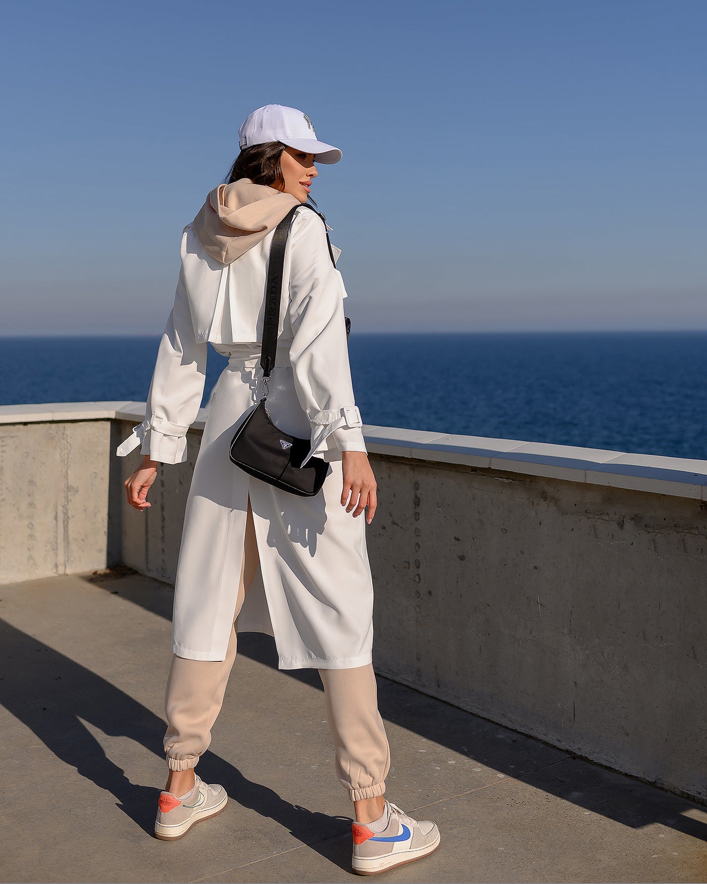 White BELTED TRENCH COAT (ARTICLE 202)