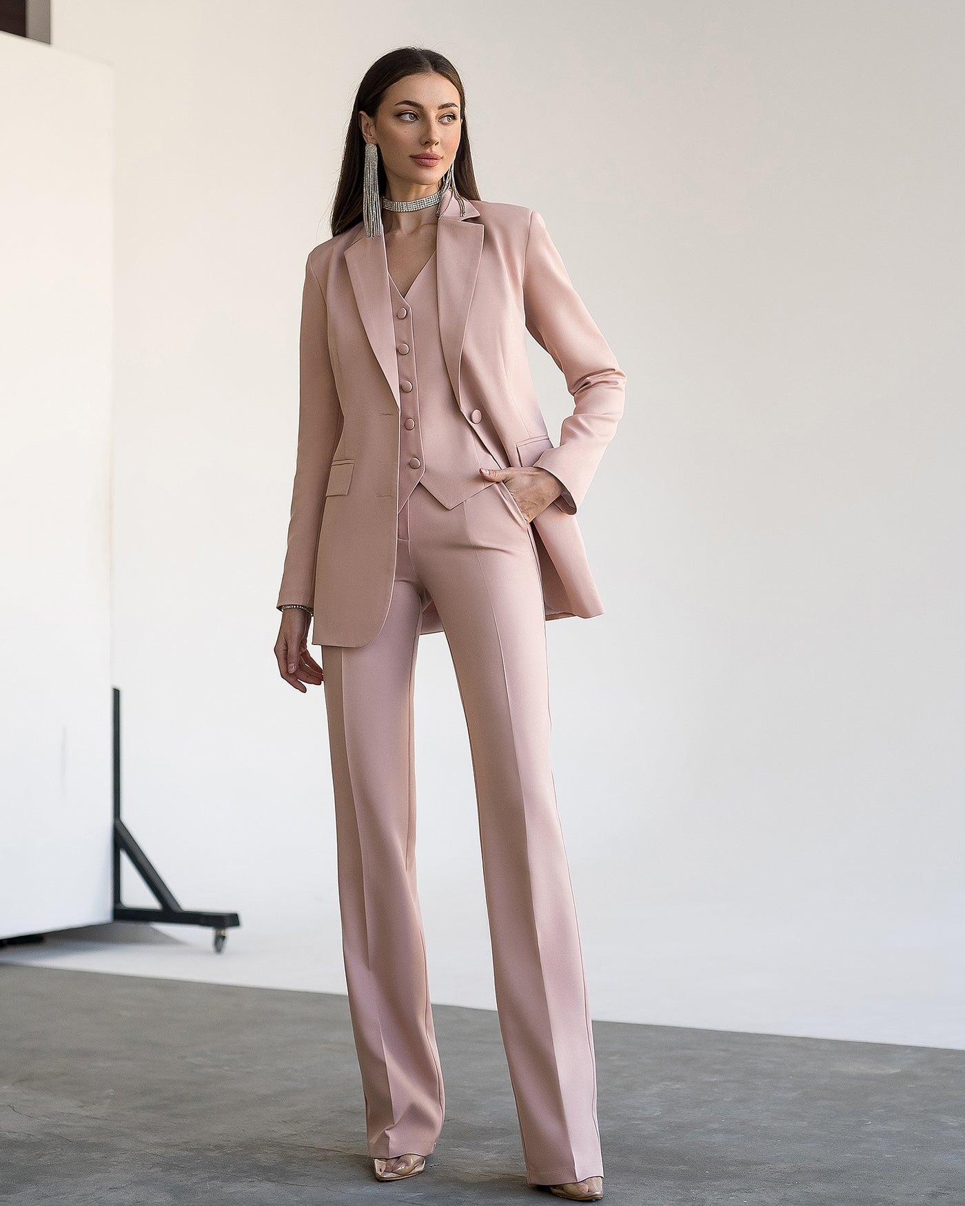 Beige Regular-Fit 3-Piece Suit (article 402)