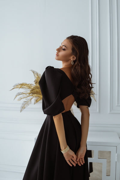 Black Backless Puff-Sleeve Midi Dress (article C383)