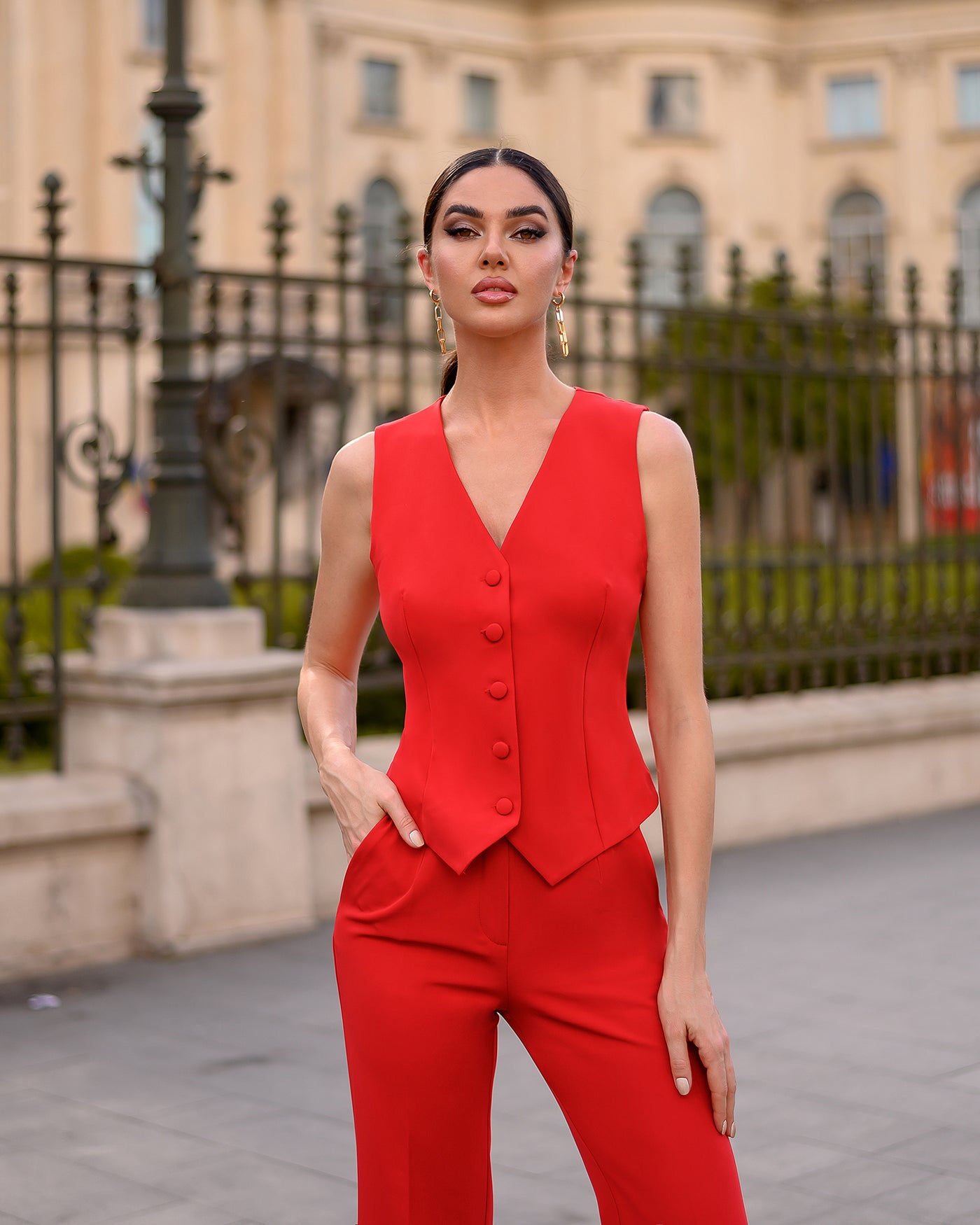 Red Regular-Fit 3-Piece Suit (article 402)