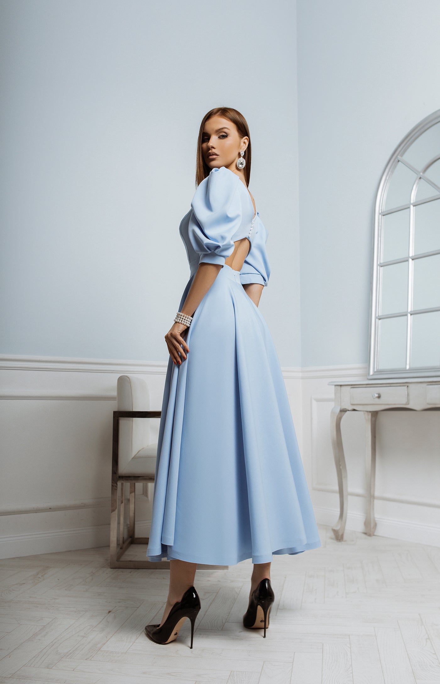 Sky-blue BACKLESS PUFF-SLEEVE MIDI DRESS (ARTICLE C383)