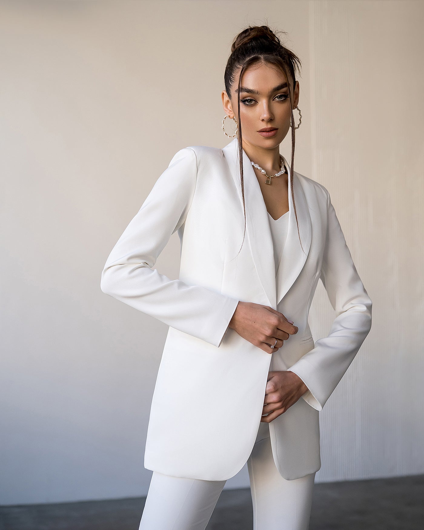 White Shawl Lapel Suit 2-Piece (article 314)