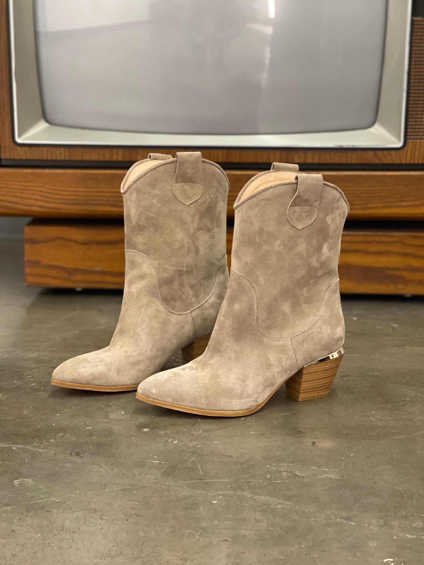 Beige Cowboy BOOTS