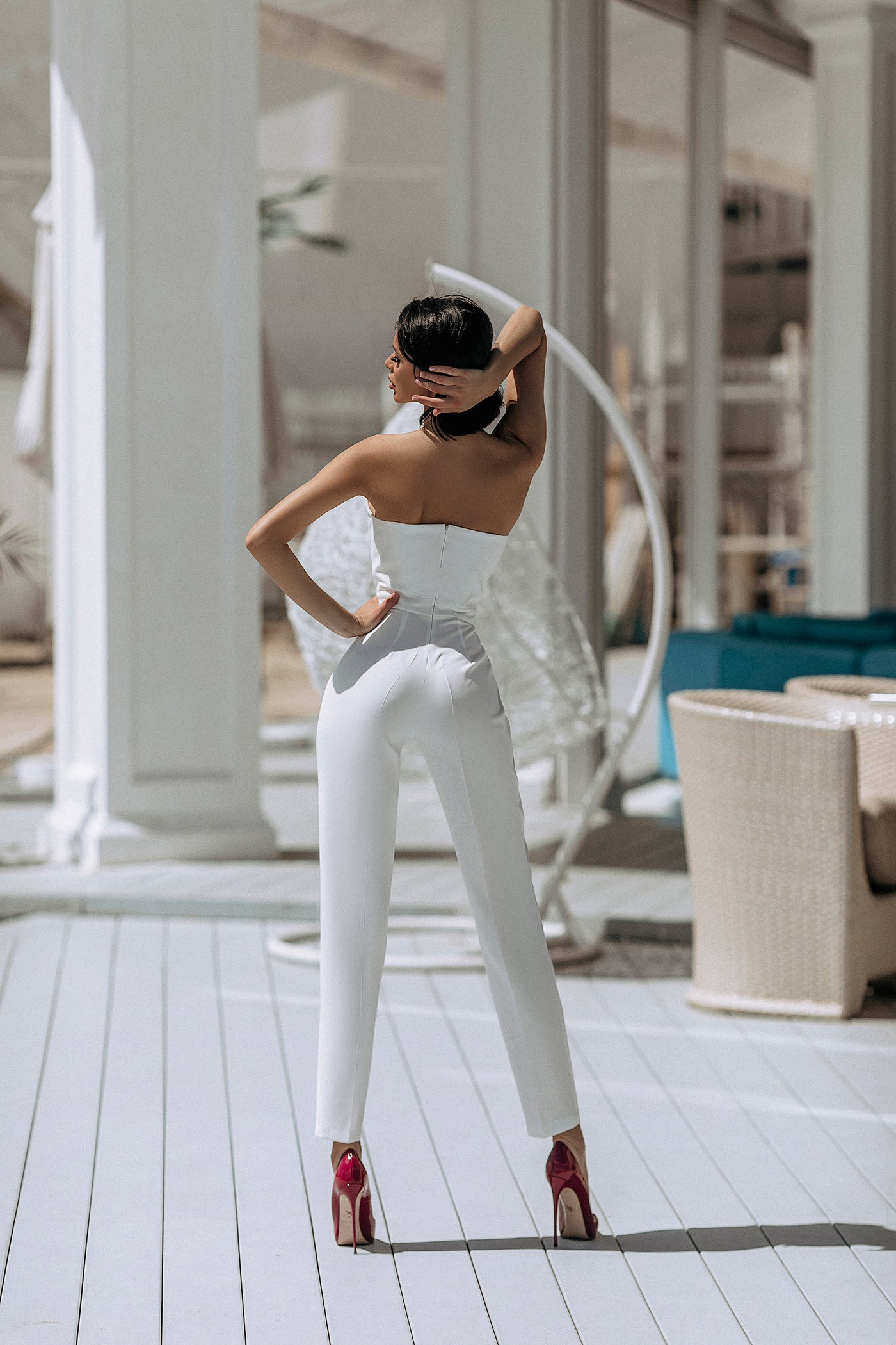 White V-NECK SLEEVELESS JUMPSUIT (ARTICLE C337)