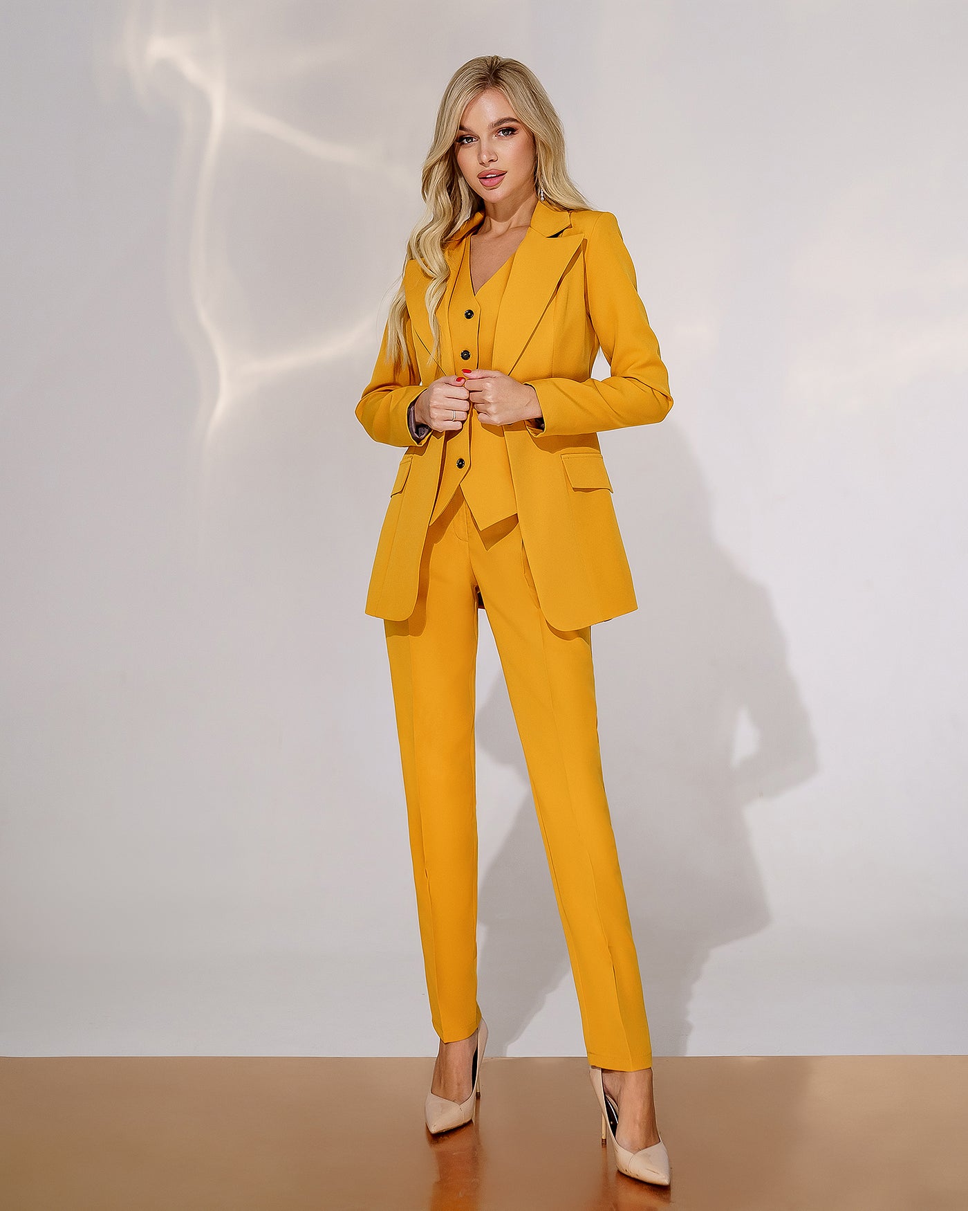 Mustard Office Slim-Fit 3-Piece Suit (article 033)