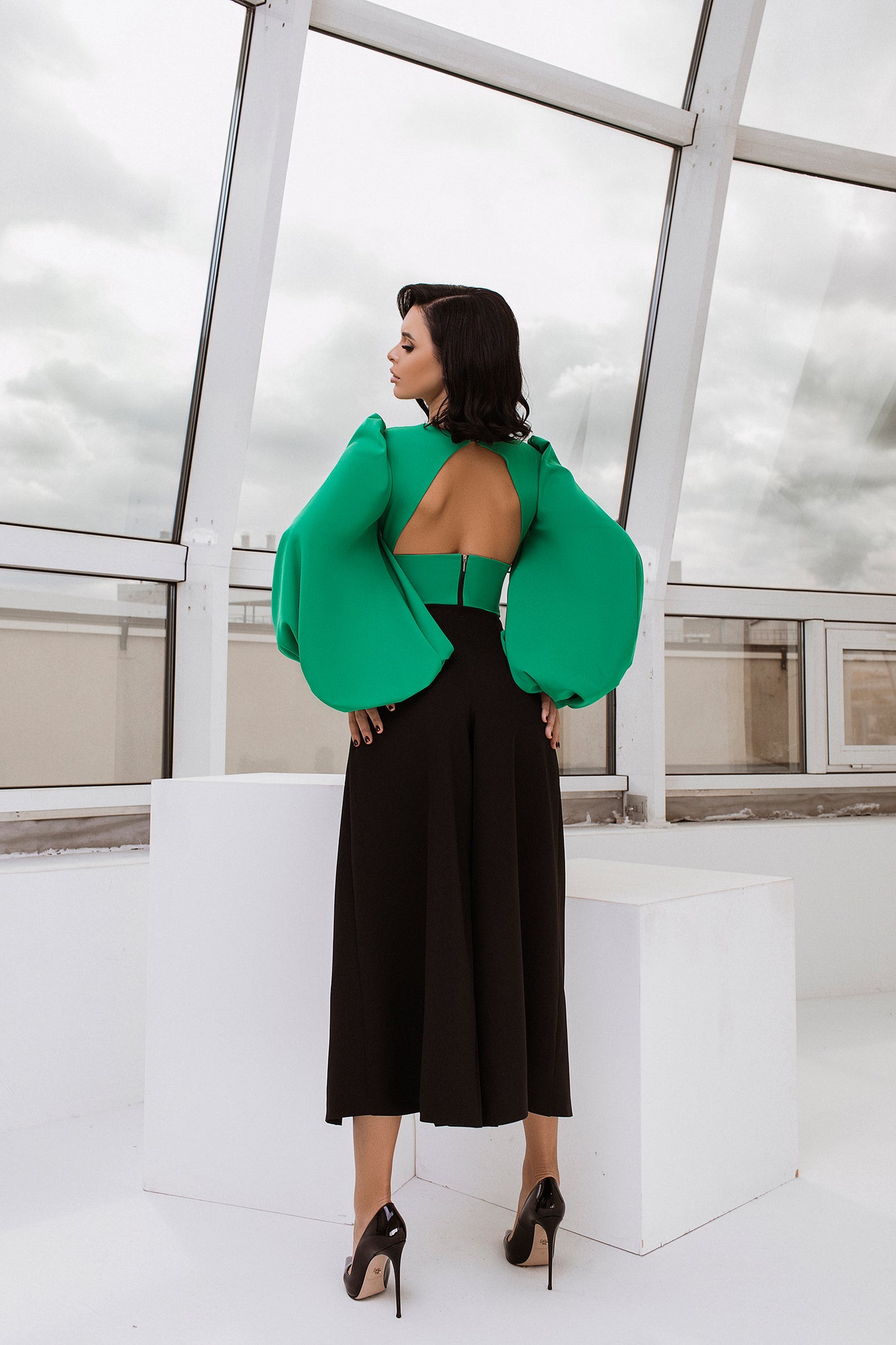 Green PUFF SLEEVE V-NECK BLOUSE (ARTICLE C342)